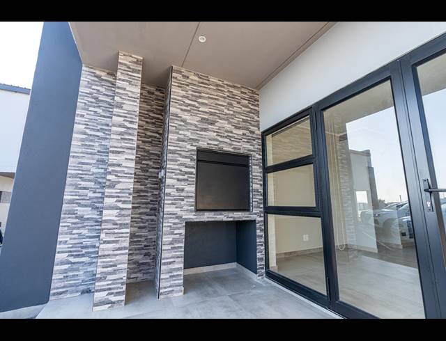1 BEDROOM DUPLEX TO LET IN SECUNDA